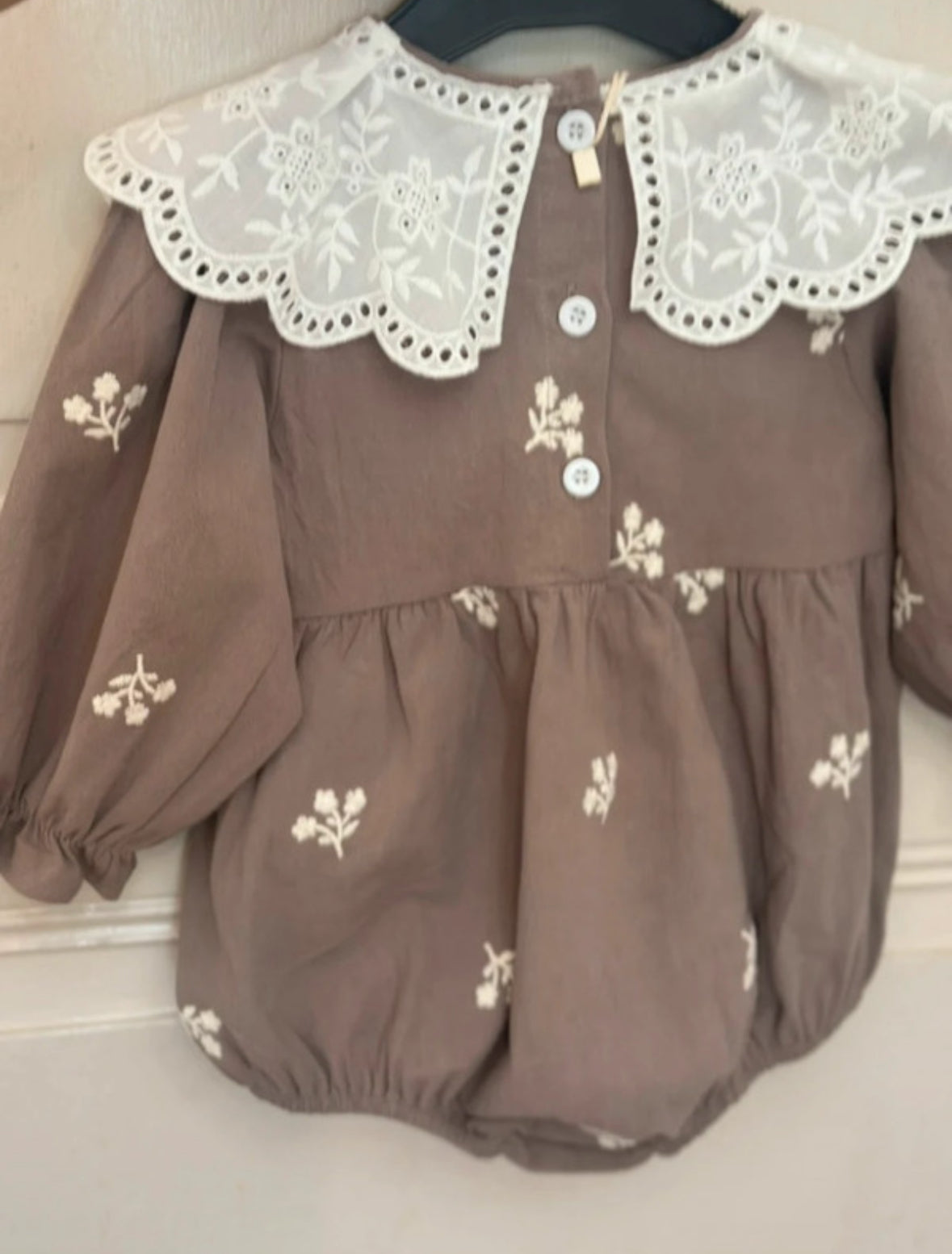 Snowflakes brun